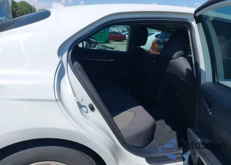 2024 Toyota Camry Le z USA, uszkodzony, nr VIN 4T1C11AK5RU205234